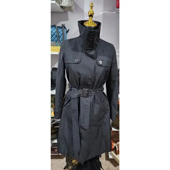 Burberry Belted Trench Coat with Nova Check Lining & Detachable Vest - Picture 3 of 16